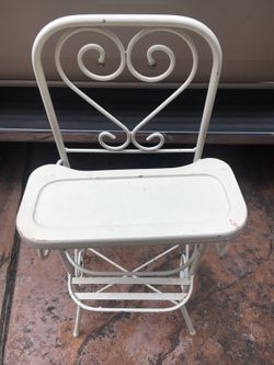Metal doll high chair