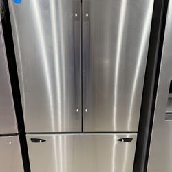 Refrigerator LG French Door With Internal Water Dispenser 