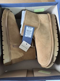 Brand New Women Boots Size 6