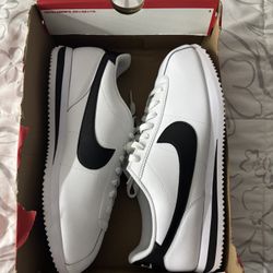 11.5 NIKE CORTEZ NEW 