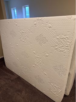 Queen mattress with Box spring