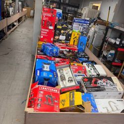 Hey guys! 🔥 You ready for tomorrow or what?! It’s Friday $35 bins sale! 💥 And guess what — buy 5 items, get 1 FREE! 🙌 Sí, ¡compra cinco y el sexto 