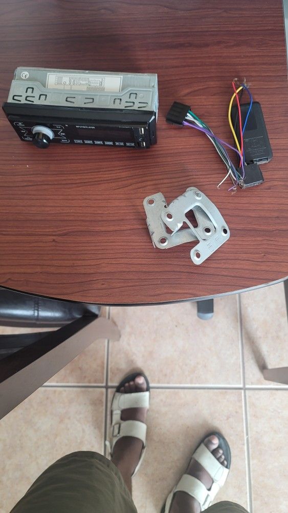 1 Car Radio $20