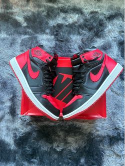 Air Jordan 1 Satin Bred Size 9 w