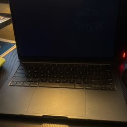 MACBOOK  8GB 2022