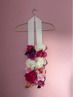 graduation floral leis 22$