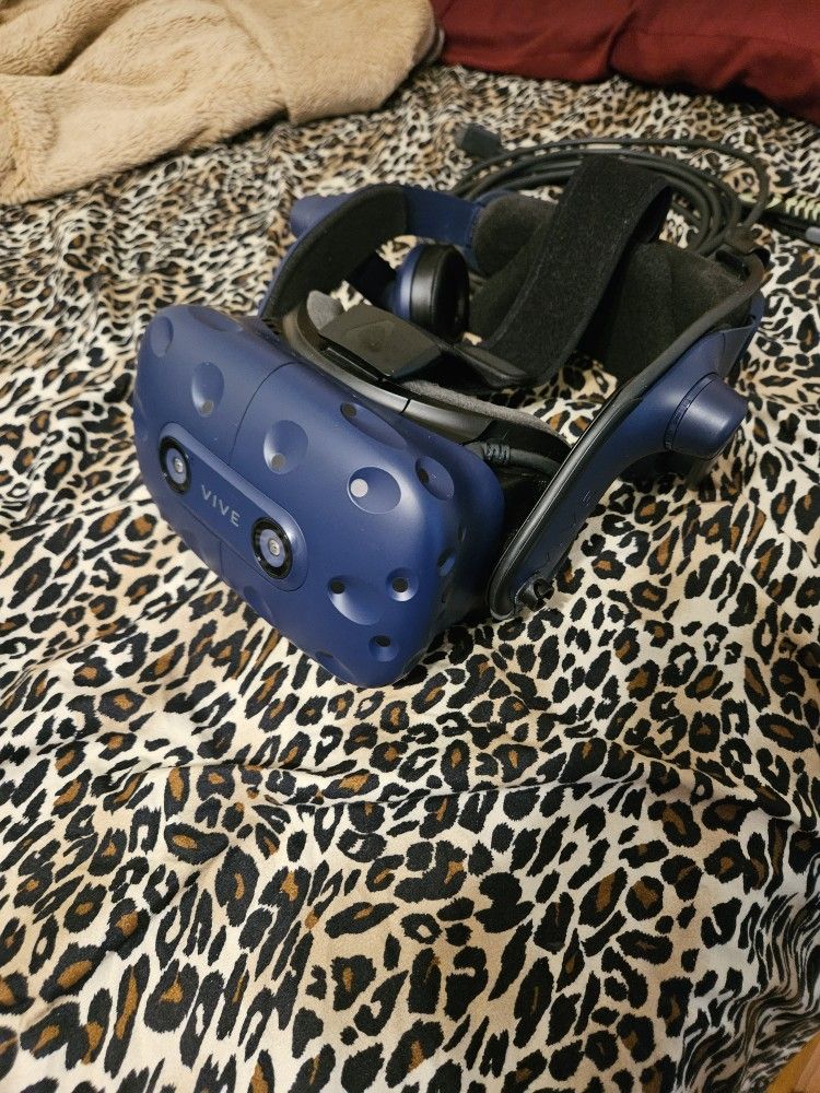 Vive Pro Vr Headset With One Base Station - Main Image