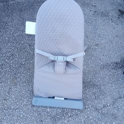 Nuby Bouncer And Rocker