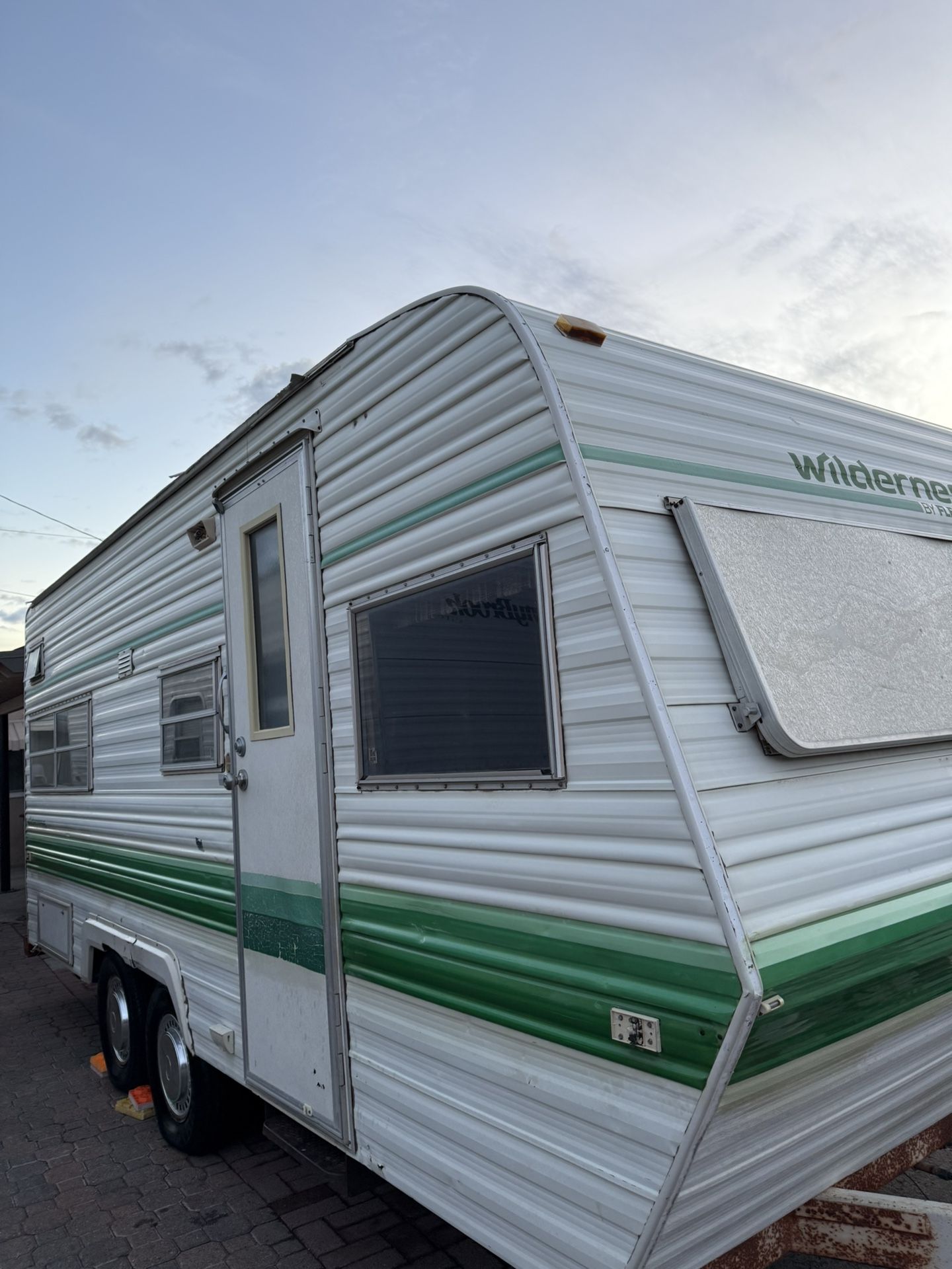 1995 Wilderness 21FT Travel Trailer