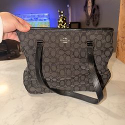 Like New - Coach purse