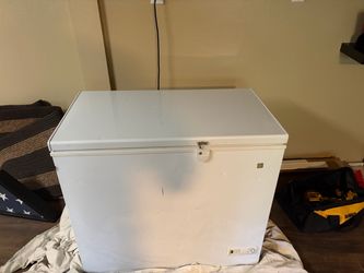 GE deep freezer chest