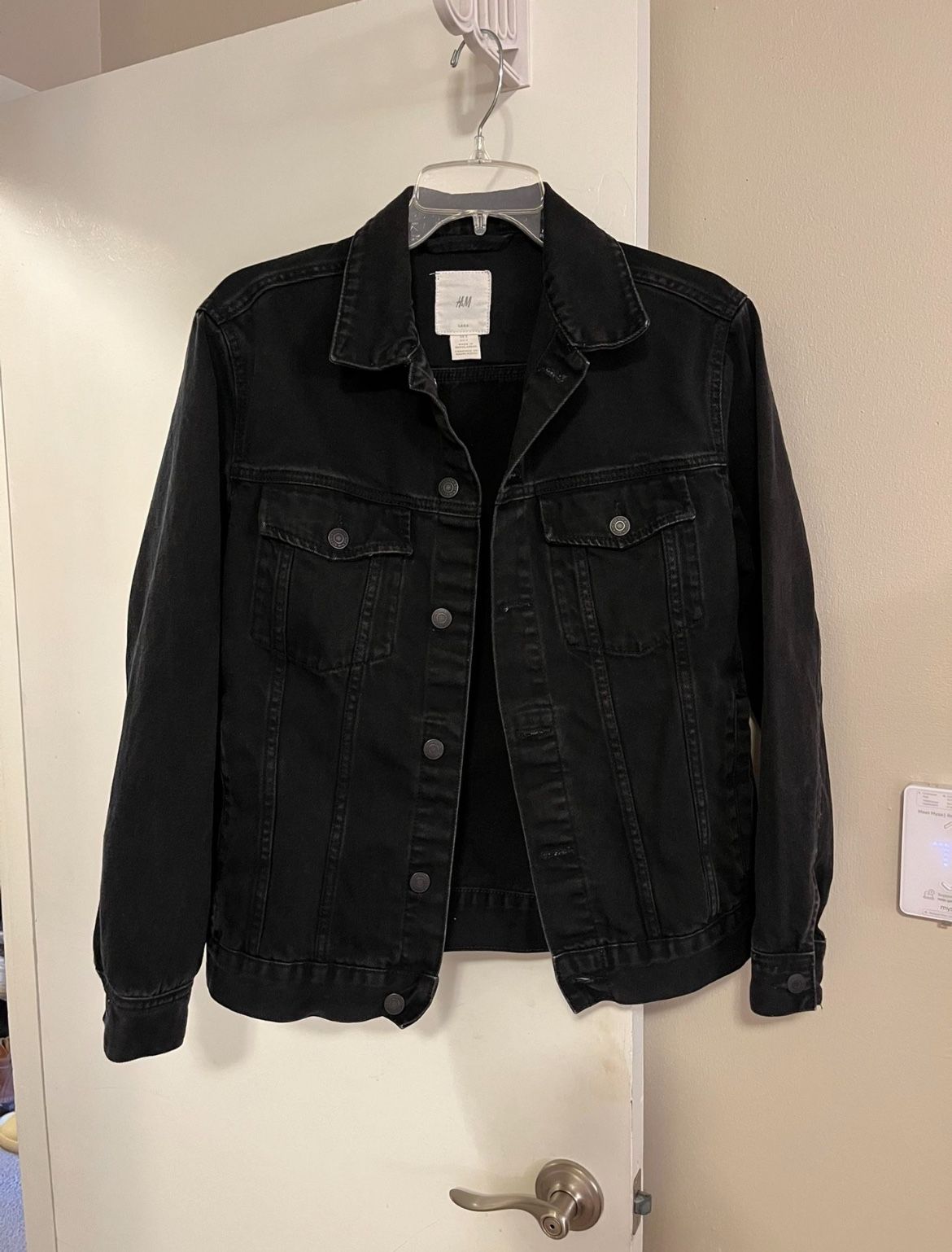 H&M Menβs Loose-Fit Denim Jacket β Size Small