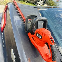 Trimmer  BLACK+ DECKER Electric It's like new