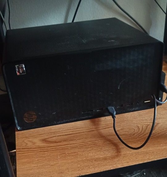 HP M01-F1xxx Desktop (Monitor Not Included)