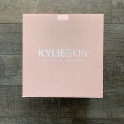 Kylie Cosmetics Makeup Mini Fridge UNDER RETAIL