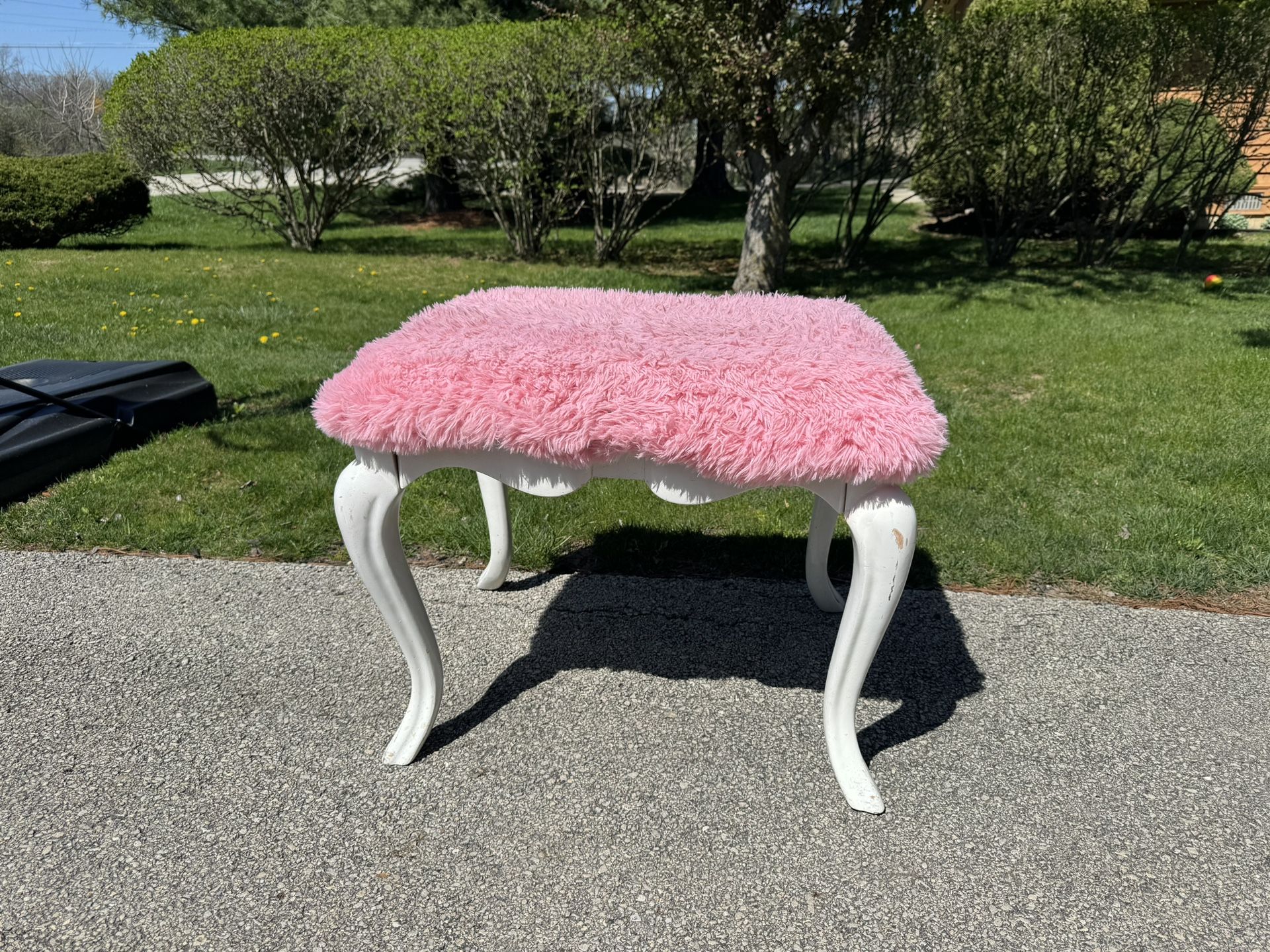 Super Cute Large French Provincial White With Pink Fur Vanity Chair/stool