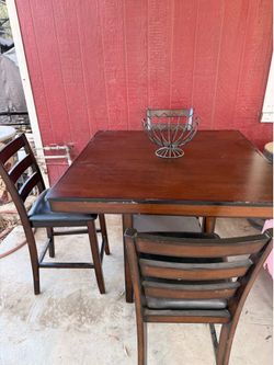 Bar height table w 4 chairs wood