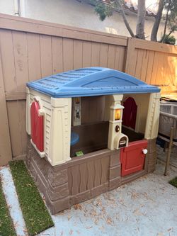 Kids playhouse