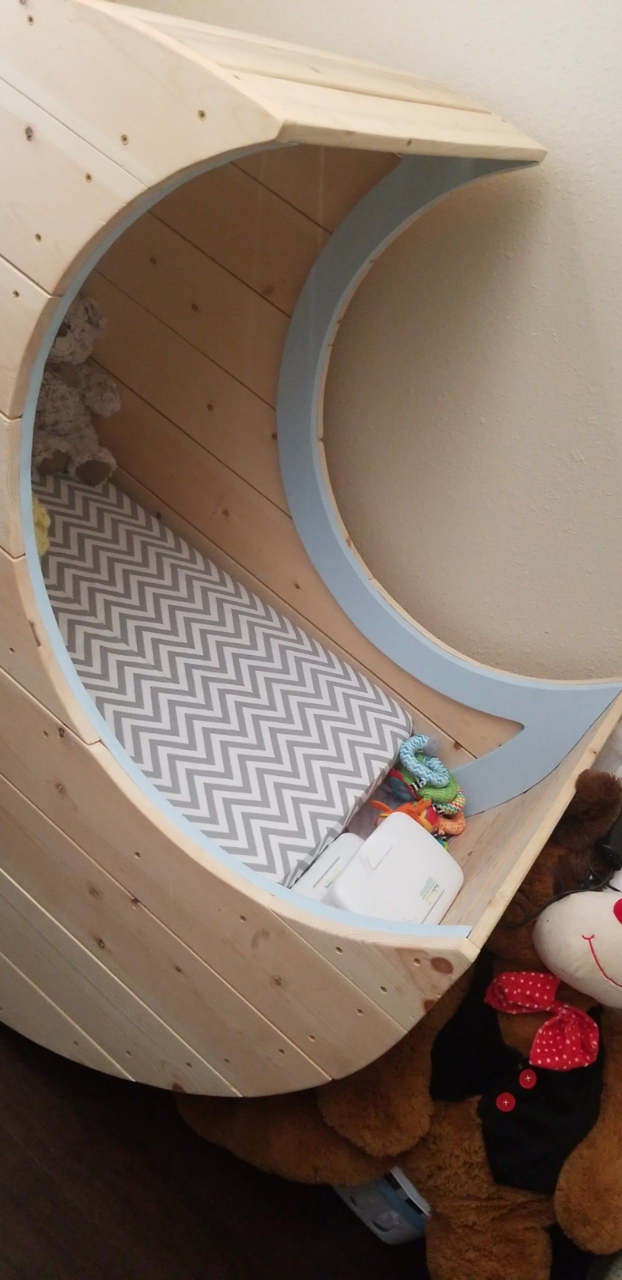 Baby Moon crib for Sale in Diamond Bar CA OfferUp