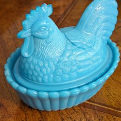 Beautiful Vintage Westmoreland Hen On Nest~Blue Slag Glass~5" Tall