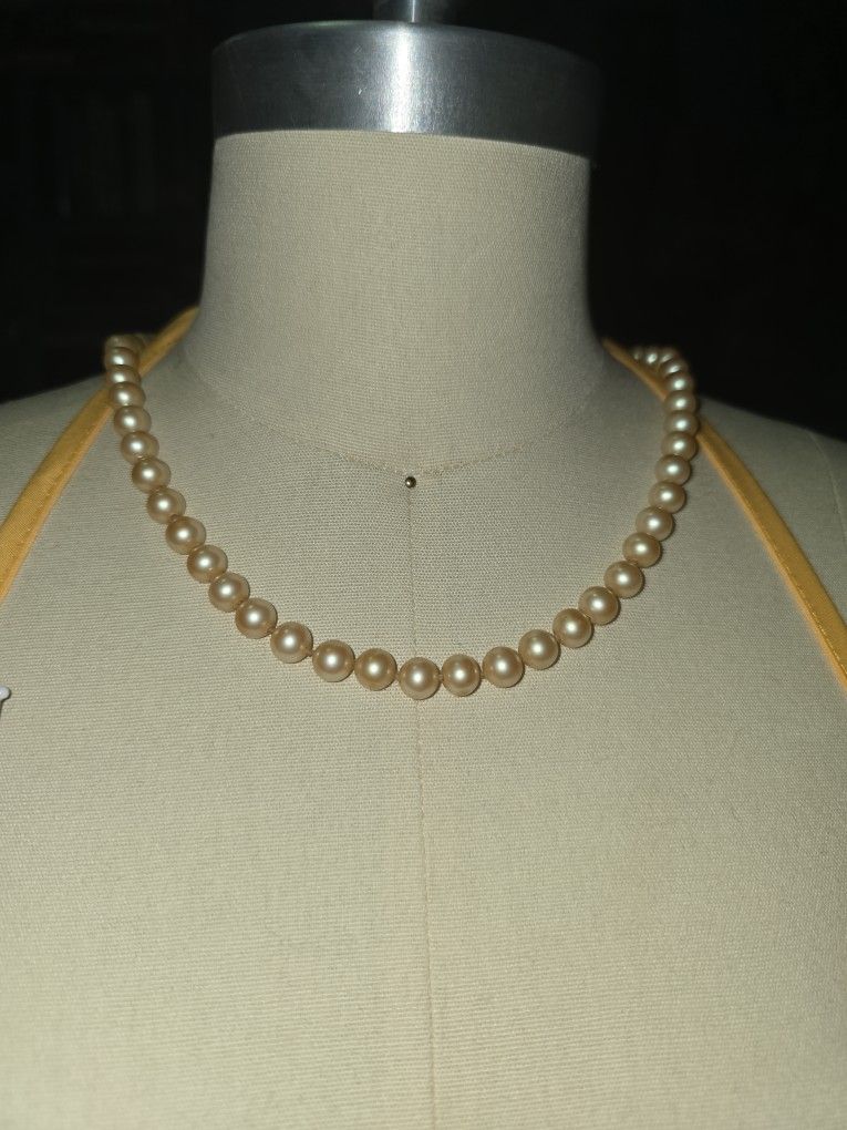 20 Inch Monet Single Strand Pearl Necklace Face Value 69.00