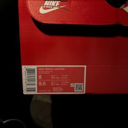Nike Manoa Size 8