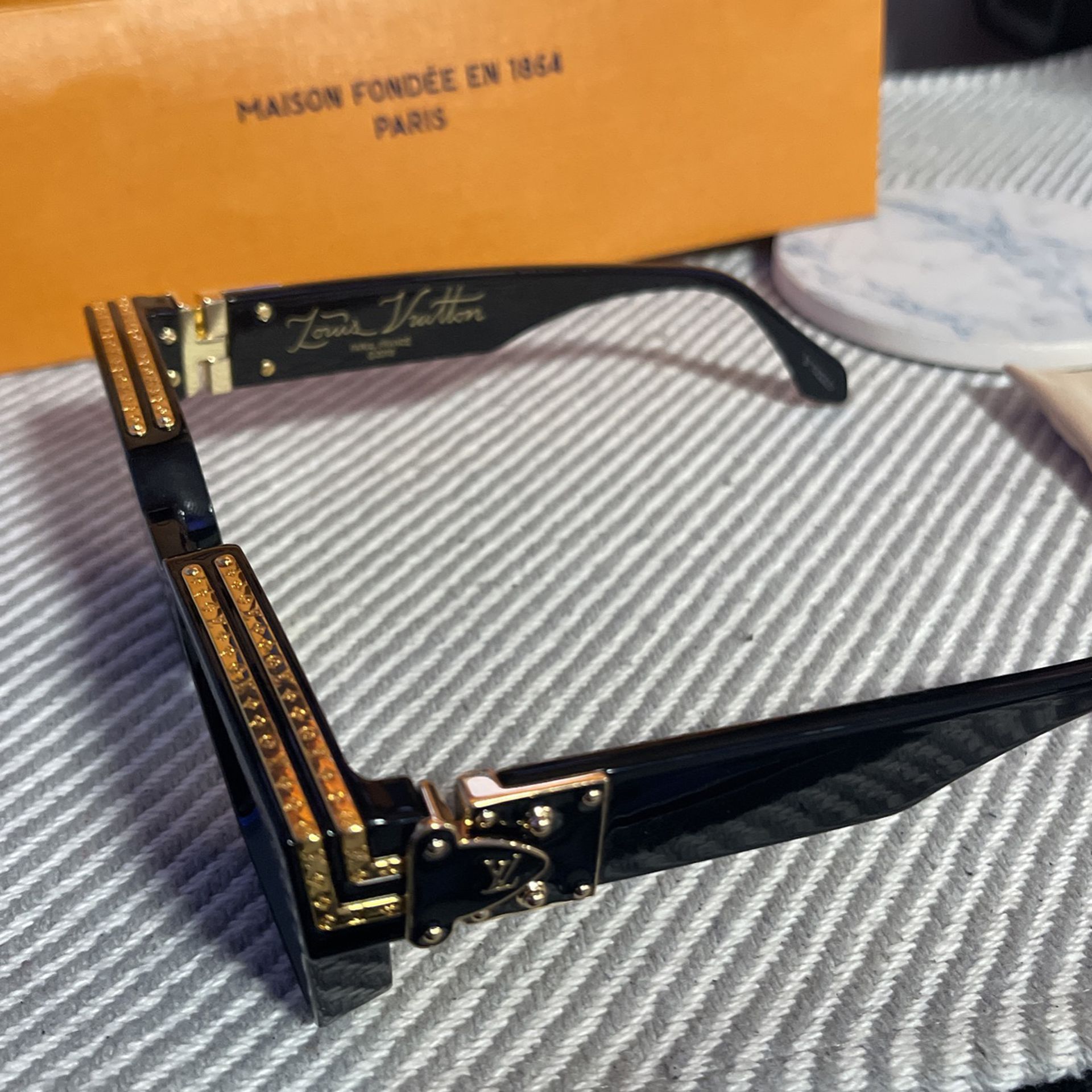 1.1 millionnaires sunglasses Louis Vuitton Silver in Plastic - 23254116