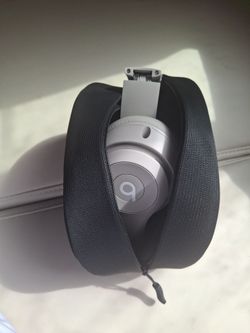 Beats Studio Pro