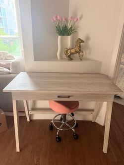Light Wood Desk with Drawer
