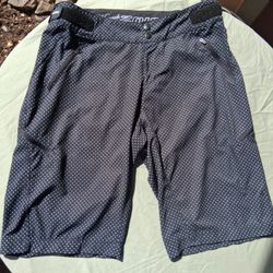 NAVAEH ZOIC CYCLING SHORTS