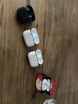 Lot of 4 Wireless Earbud Cases
