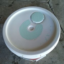 Pinturas Behr Color Verde Bajito ( Claro ) $100 En San Bernardino 