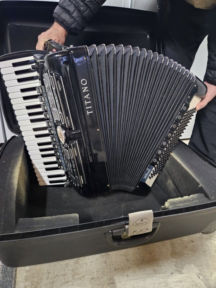 Titano Vertuoso Accordion