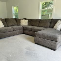 HAVERTYS PLUSH USED GRAY 3PC SECTIONAL SET…$299 OBO…ALL OFFERS WELCOME! 