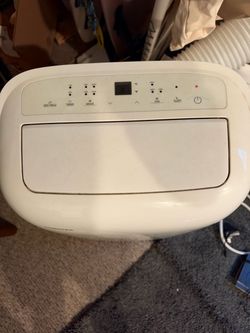 Toshiba 8,000 BTU Portable Air Conditioner + Window Kit + Remote