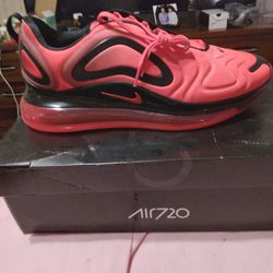 Nike Air Max 720s Size 11.5