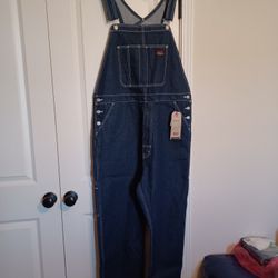 LEVIS  OVERALLS  size XL