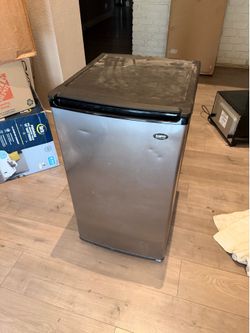 Sonyo mini fridge