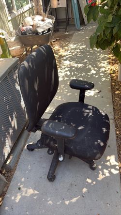 Desk chair