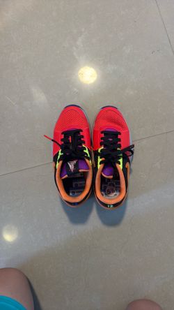 Basket ball shoes