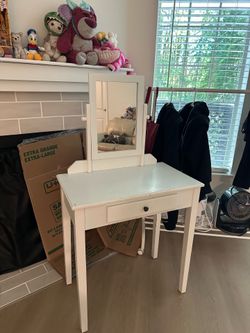 White Wooden Vanity Makeup Desk with Mirror