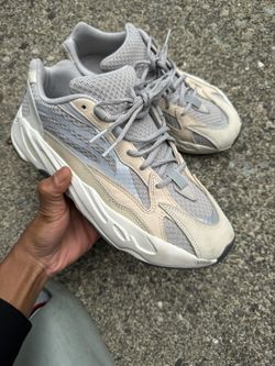 Yeezy 700 V2 Static