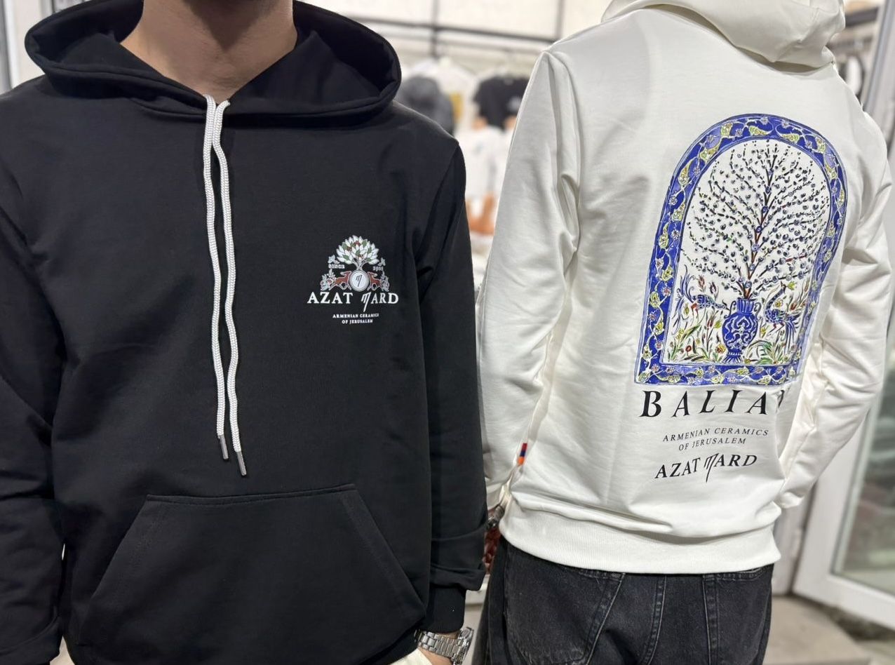 Azat mard Hoodies