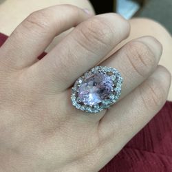 14K white Gold Ladies Kunzite Ring with diamonds