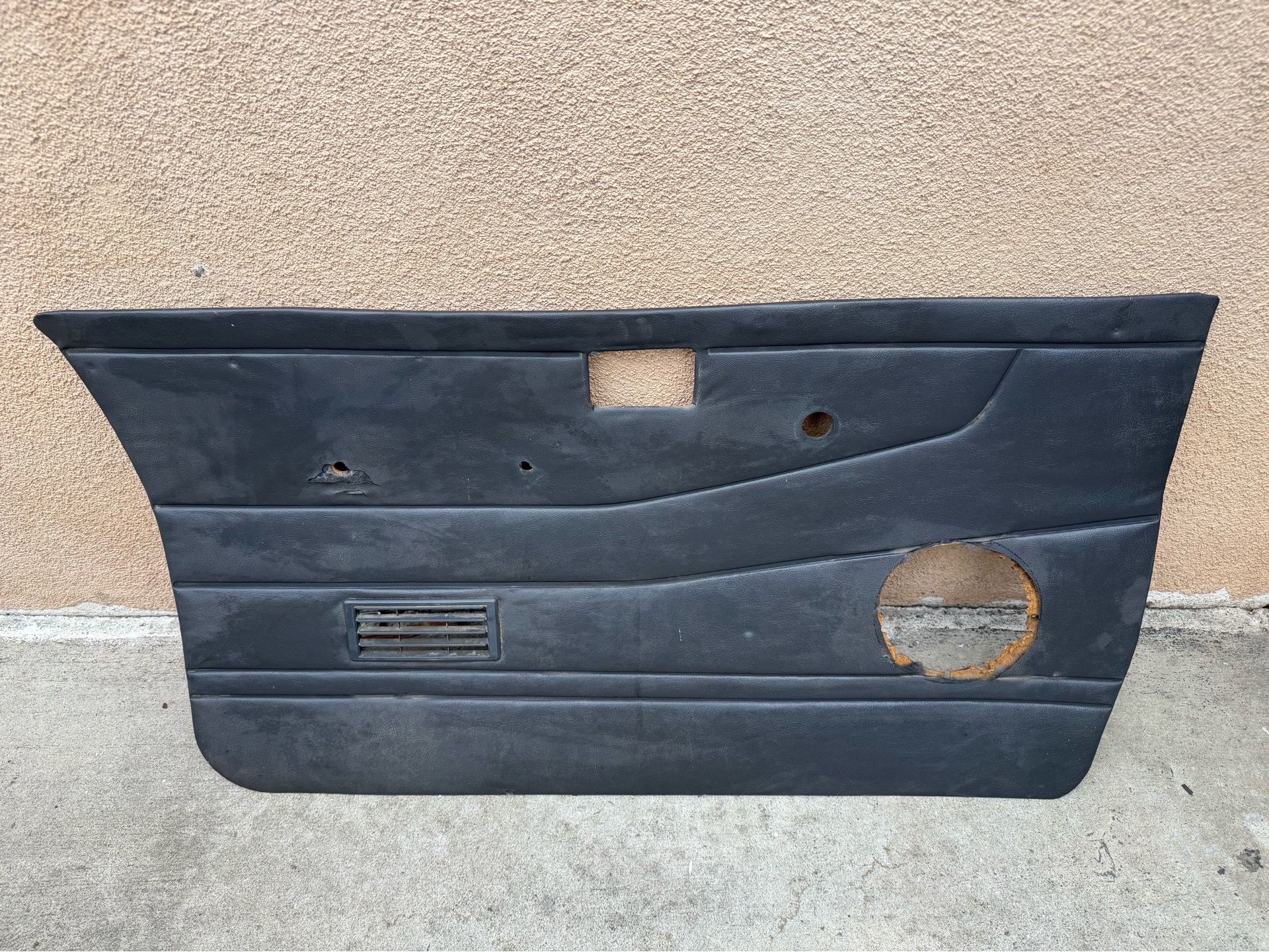 Nissan hardbody door panel