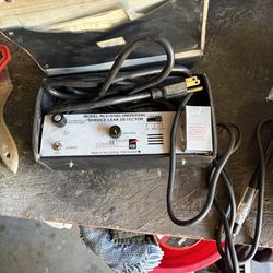 Refrigerant leak detector