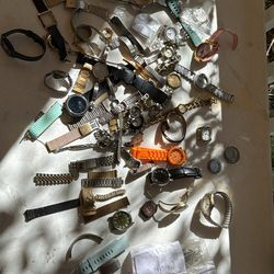 Lot of Broken Watches and watch parts