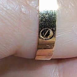 💕18k Thin Screw Ring- Size 8