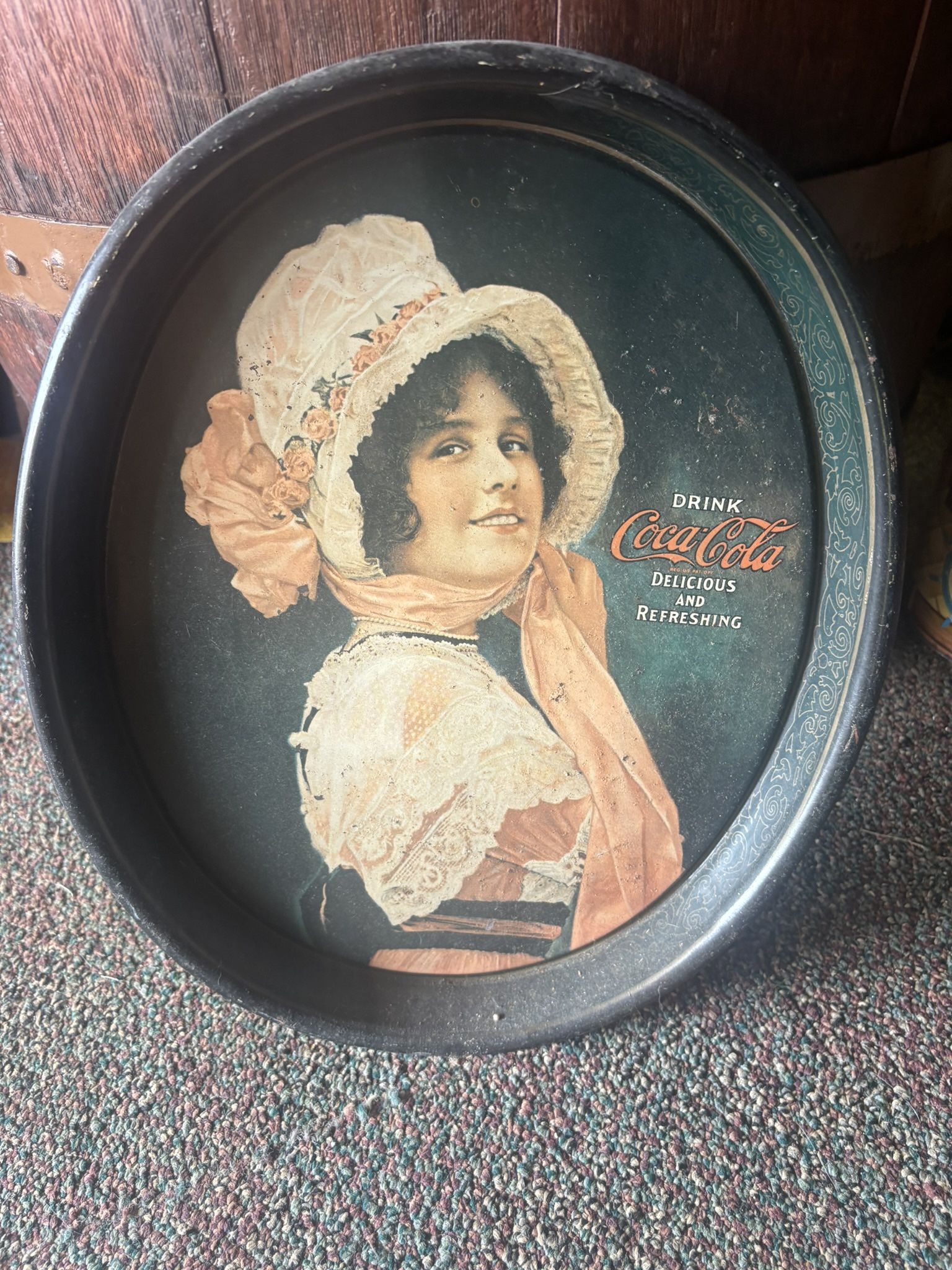 ⸻ For Sale: Original Antique Coca-Cola Tray – Early 1900s Own a genuine piece of history with this authentic antique Coca-Cola tray featuring a bea