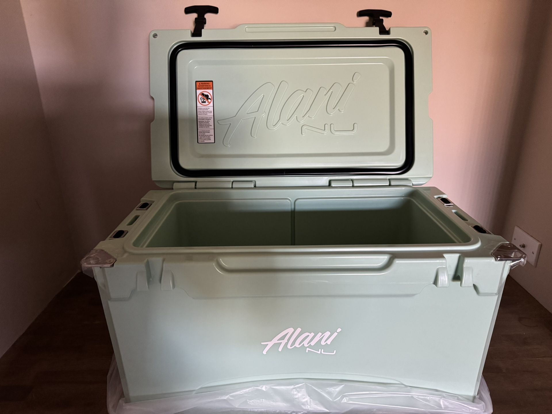 AlaniNu High Performance Rotomolded Cooler